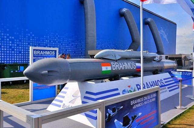 国难当头，马科斯却搬出印度导弹，瞄准黄岩岛？福建舰已经就位