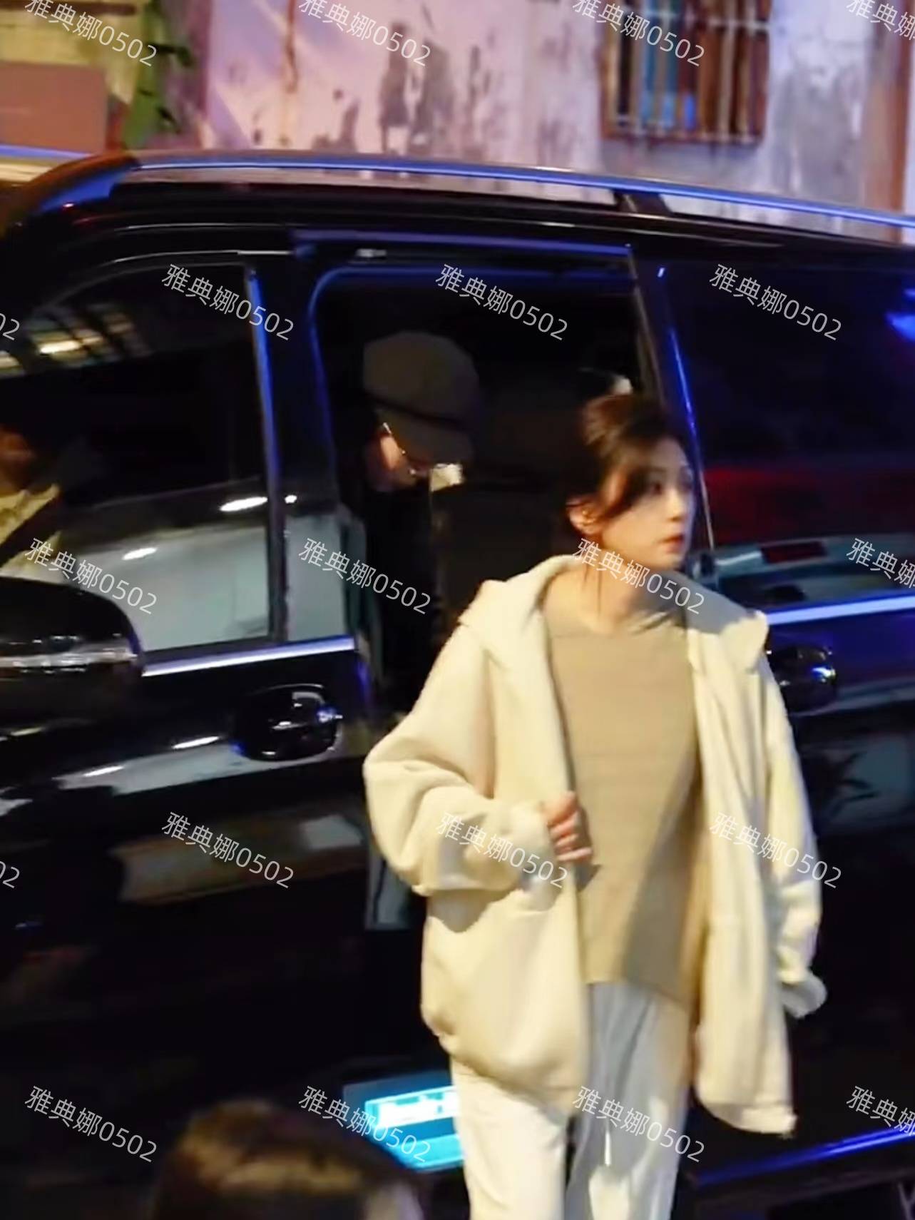 厦门偶遇贾静雯拍戏，本人好秀气好年轻，一点儿不像51岁的年纪!