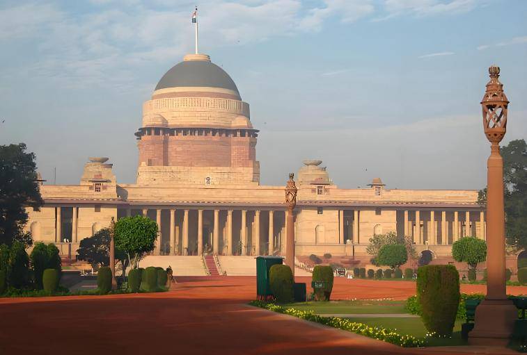 新德里一声巨响!莫迪拿到对巴开战钥匙,不到24小时巴铁也炸了