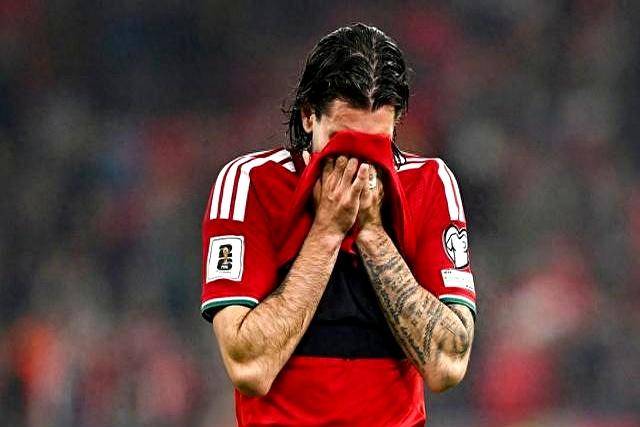 遭绝杀！利足球直播-NBA直播_英超_世界杯体育【超清在线观看】物浦13亿双星泪洒赛场40年无缘世界杯比国足更悲情