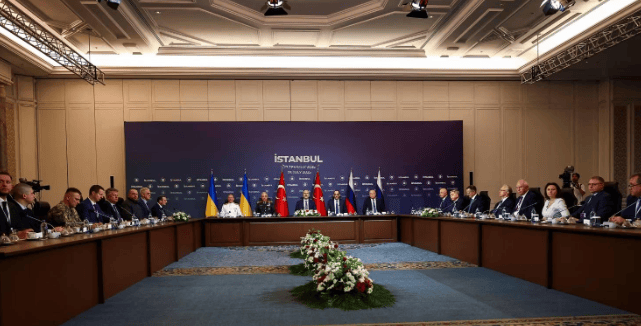 泽连斯基又改口了，携解决方案访问土耳其，重启俄乌谈判！俄罗斯回应一反常态