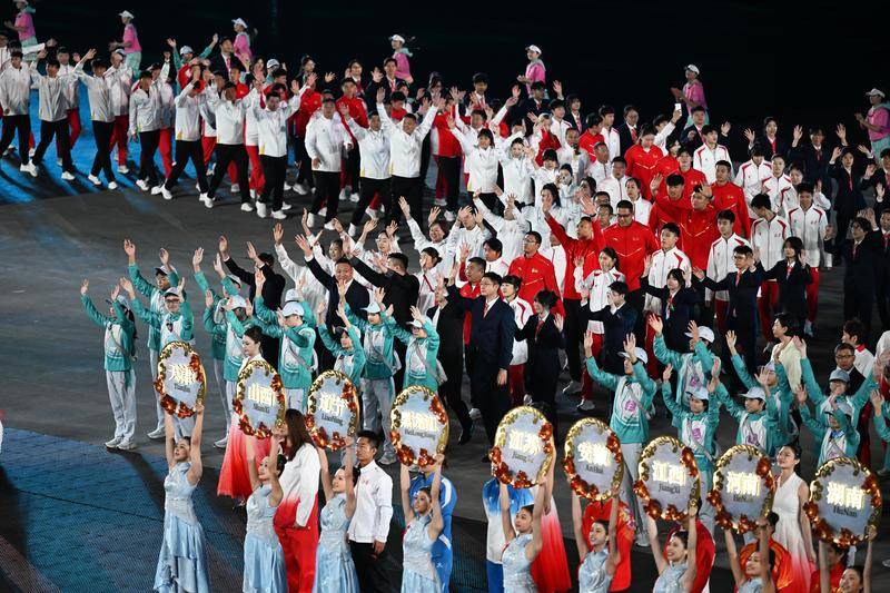 第十五届全国运动会闭幕式：海天为幕 同心绘梦