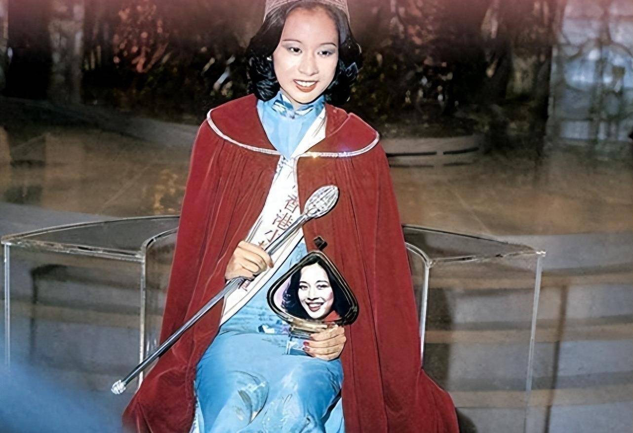 65岁朱玲玲二次净身出户离婚，她的一生让网友赞叹：太厉害了