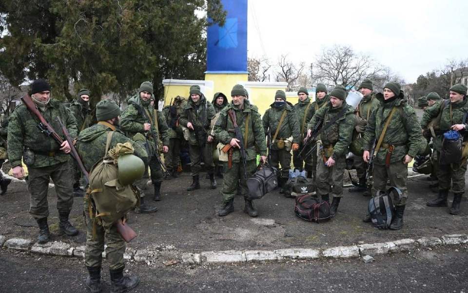 普京换上军装视察前线，下令“无条件实现目标”