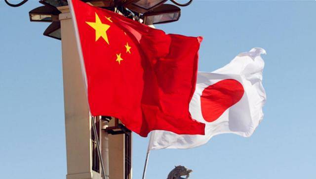 距台110公里，日本摆好导弹！中方动手无需授权，12条航线全面封杀