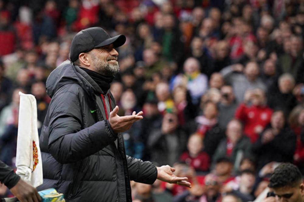 “英格兰足球超级联赛英超回顾：碾压也掩盖不