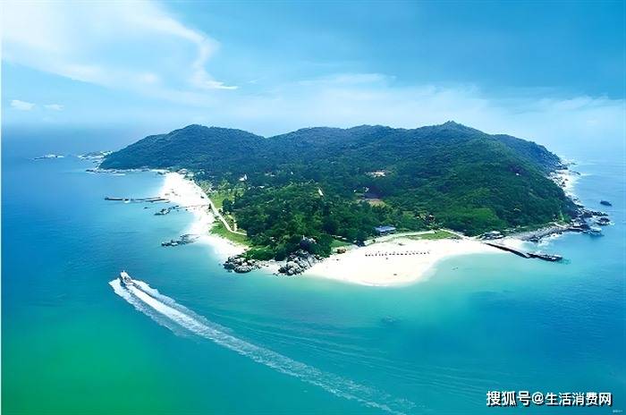 定公益之旅 沙滩蹦迪爱心捐赠 多维美好爽到炸PG麻将胡了试玩平台奔赴三亚不插电 婷曼逸限(图6)