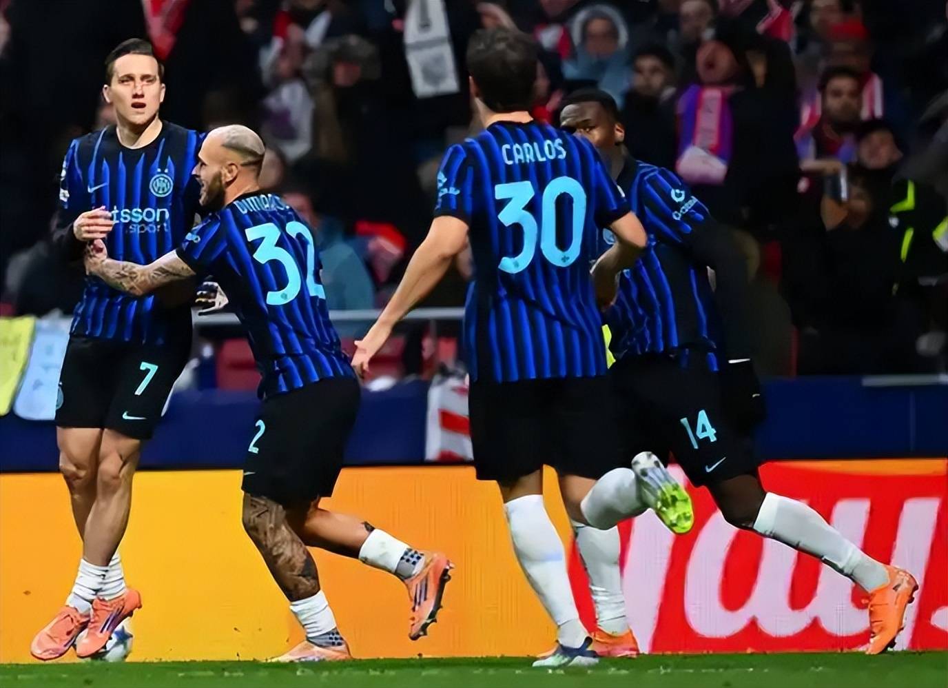 两连败+遭绝杀！国米陷米兰体育- 米兰体育官方网站 世界杯官方指定投注平台危机：劳塔罗高薪低能引众怒齐沃帅位岌岌可危