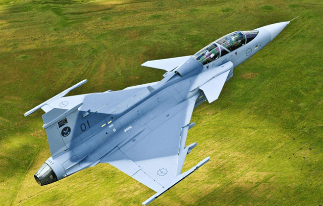 乌克兰军购双11狂欢:刚买150架鹰狮,又买100架阵风,谁疯了?