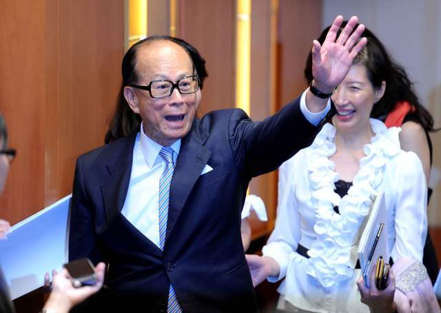 四大家族为火灾捐款！李嘉诚超其他三大家族，谢霆锋何超琼500万