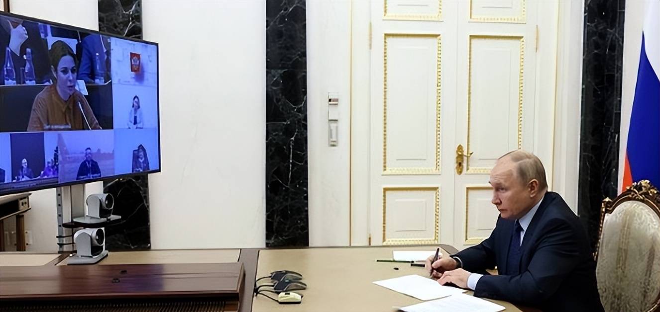 高市早苗把日本拖入泥潭！被美俄接连警告后，日本发函求谅解，中方霸气回绝，释放信号强烈