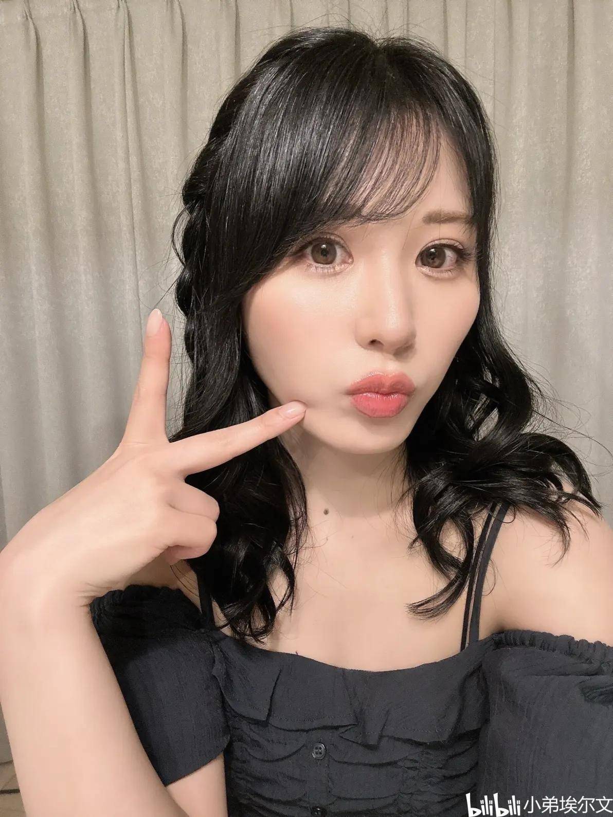 桃乃木香奈、凉森玲梦、金松季步、结城乃乃、澄悠里 日本明星时尚动态