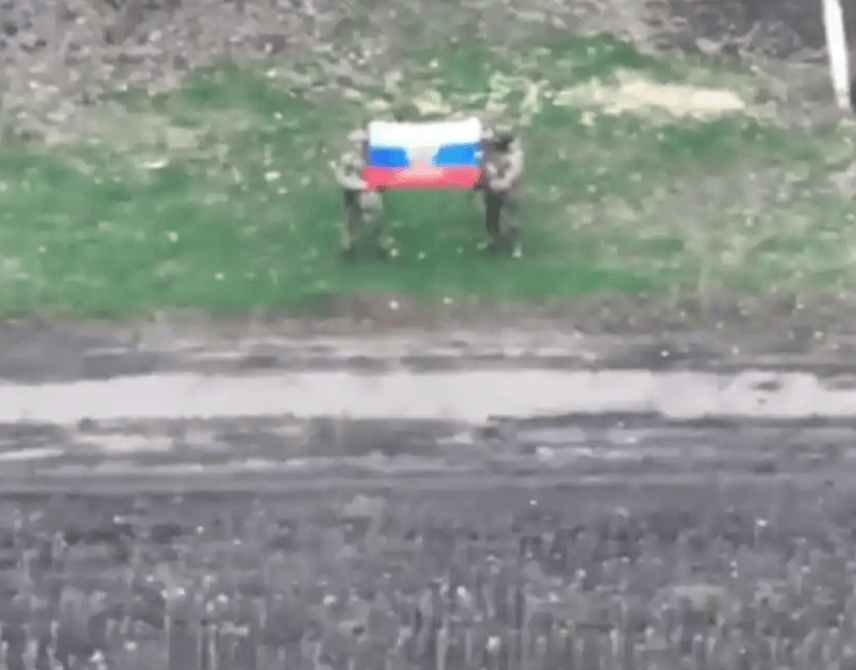 102旅悲歌：俄乌战场最惨乌军，3重打击下能否守住胡城？