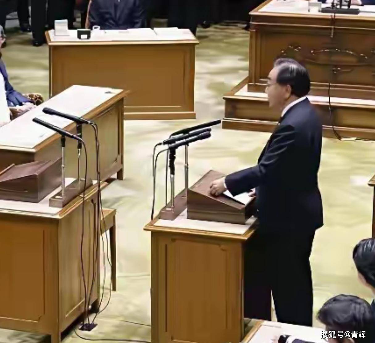 下台前奏！四大在野党联合逼宫，高市早苗可能要“放大招”了