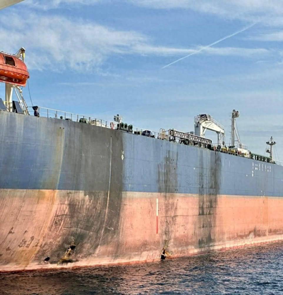 乌克兰得意忘形，黑海三声巨响，自爆艇突袭得手，炸掉美国资产？