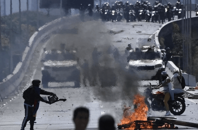 美军压境剑指委内瑞拉,俄罗斯开始撤侨,又一场大战一触即发!