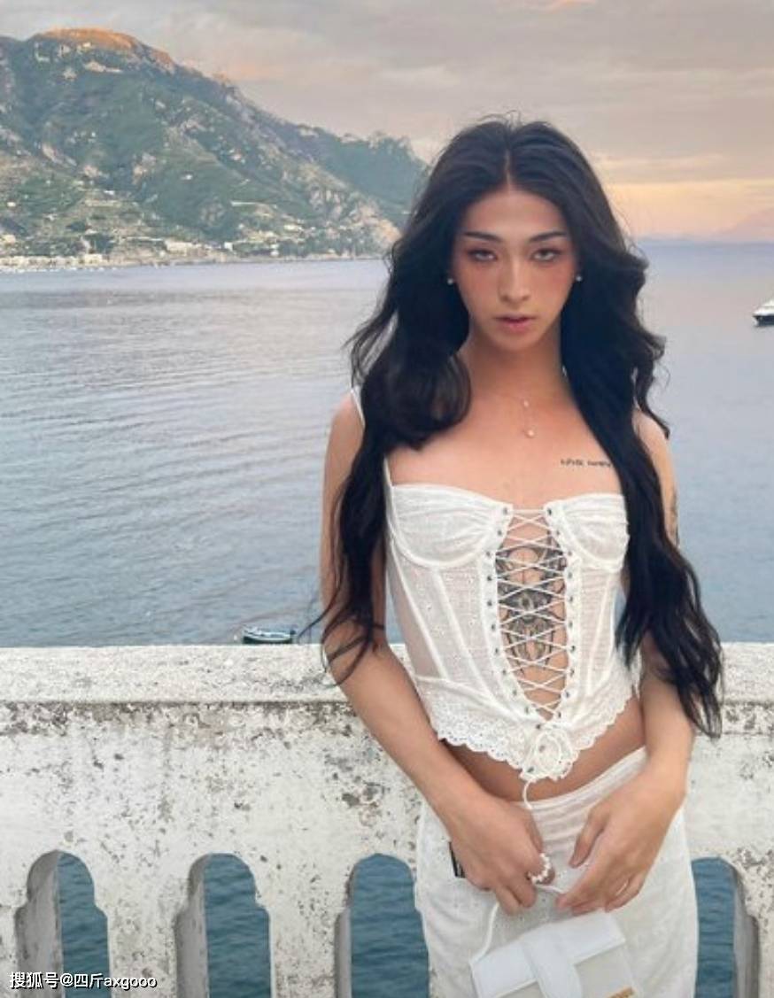 男女不分！陶晶莹带女儿参加婚礼，被误认成儿子，神似网红郭有才