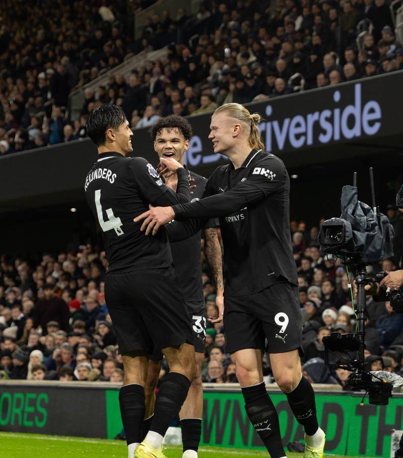 “英格兰足球超级联赛英超互捅局！曼城连丢三