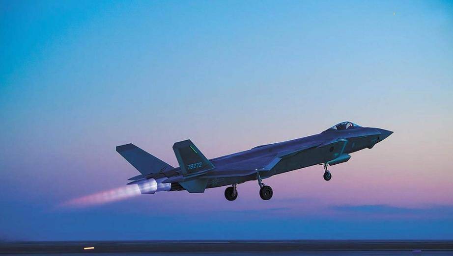 歼-20突破300架,不算什么,真正让美国失眠的还在后面