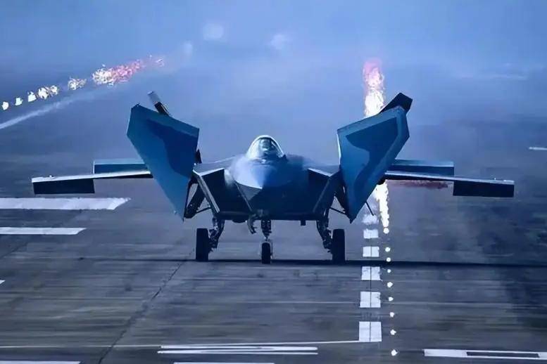 歼-20突破300架,不算什么,真正让美国失眠的还在后面