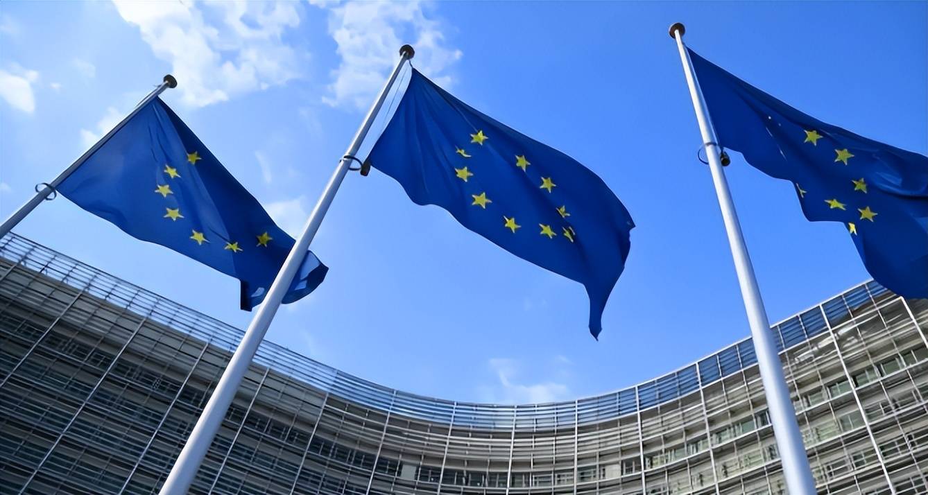 欧美同乌陷入死局？俄军全面轰炸乌克兰能源电力，和谈或成笑话，特朗普釜底抽薪，乌扛不过冬？