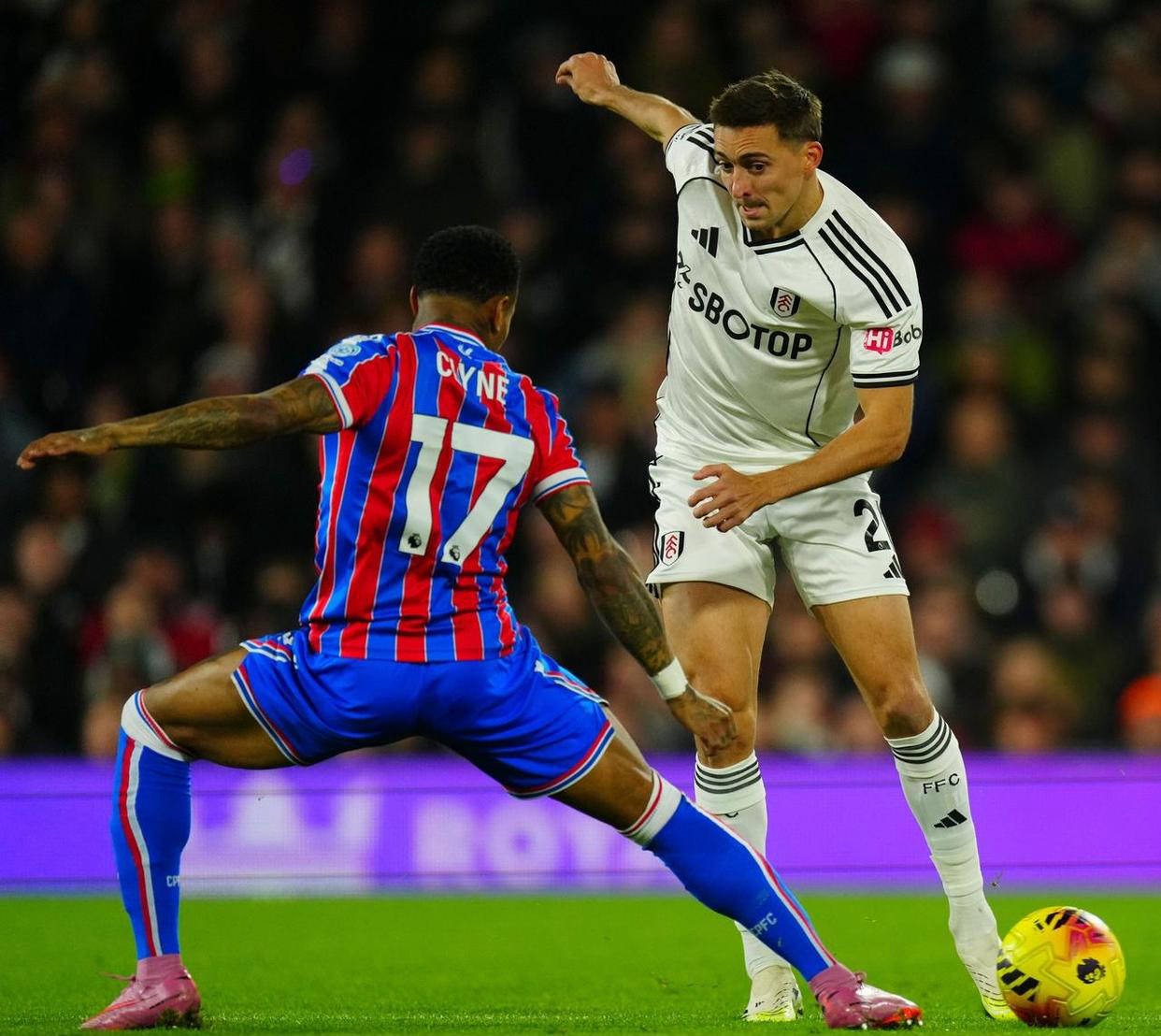 英格兰足球超级联赛英超最新积分榜出炉：水晶宫胜出西汉姆逼平黑马维拉紧追榜首