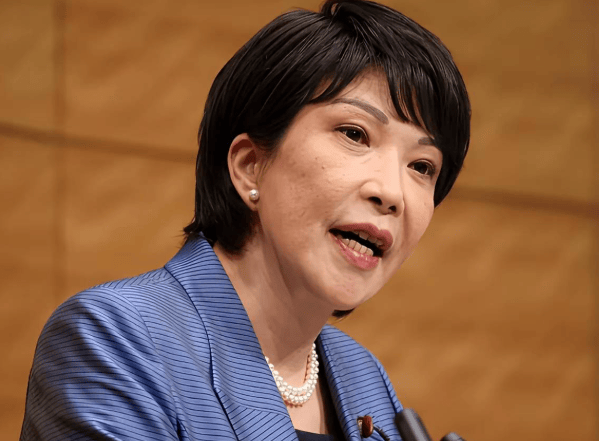 最后关头,高市早苗被催辞职谢罪!24小时内,辽宁舰逼近琉球,对外释放信号很不寻常!