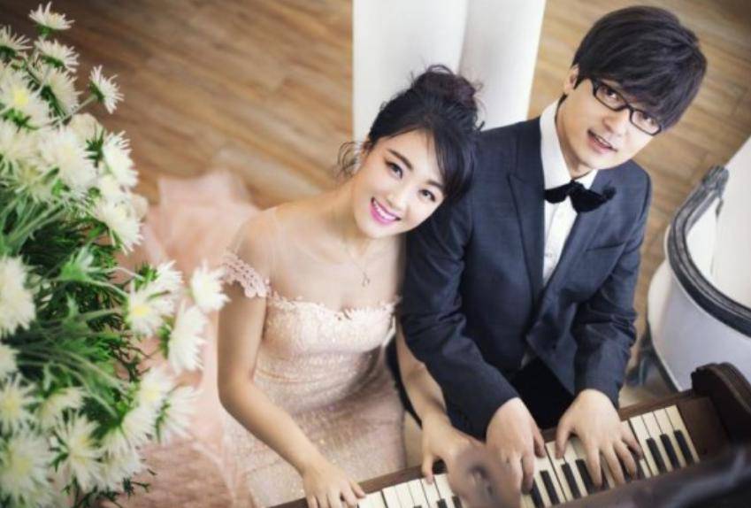 考古|玖月奇迹被曝已复婚,王小玮疑似怀孕小腹隆起,为何两人至今不同台演出?