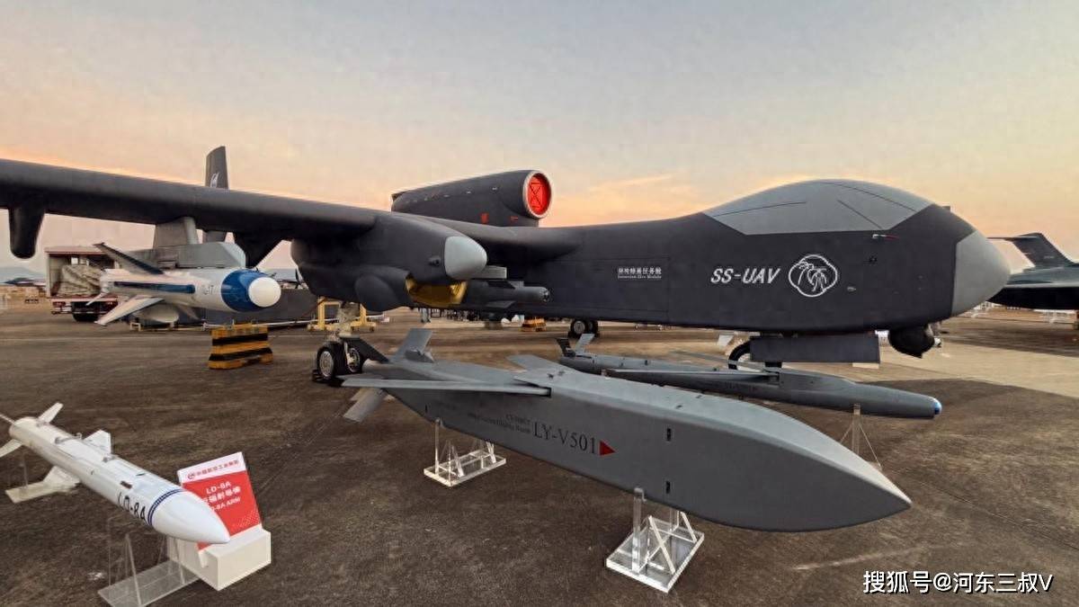 “九天”首飞,无人机中的航母,载重6吨一次可投射200架巡飞弹
