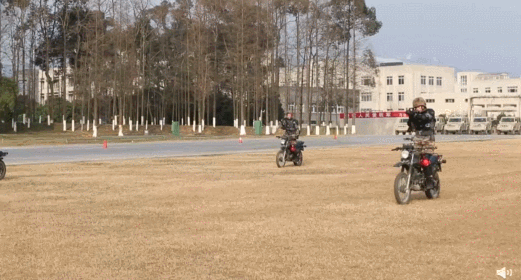 解放军也玩杂技摩托车?印度:论载人能力中国落后我10年