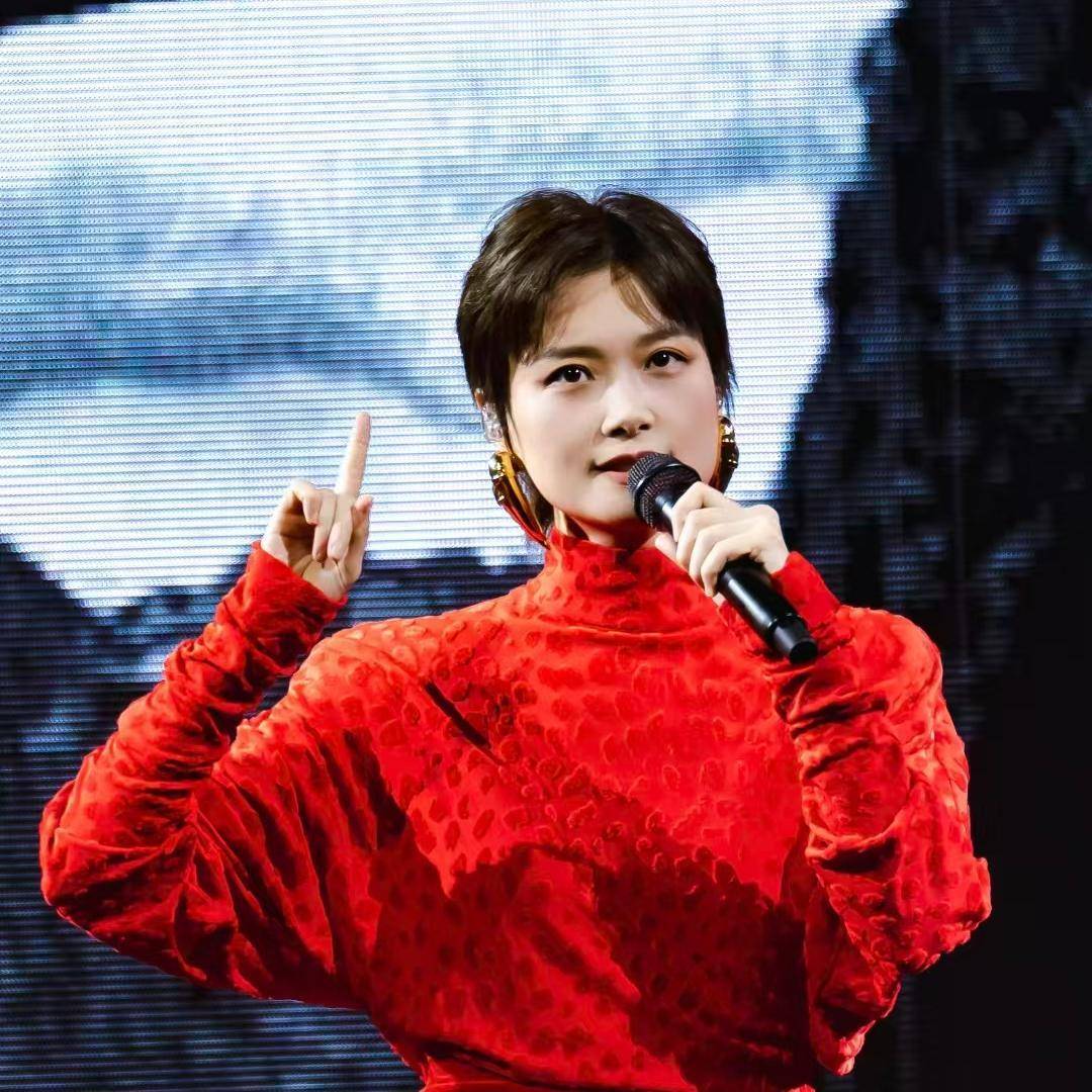 嫁法国老头真相大白5个月,41岁李宇春近况曝光,一点也不意外