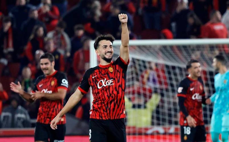 西班牙足球甲级联赛12月13日23：15前瞻：西甲保级关键战马洛卡主场韧性对冲埃尔切客场疲软