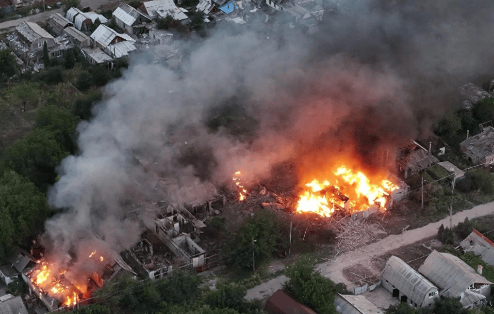 乌克兰松口不加入北约了,泽连斯基立场彻底反转,基辅同时给美俄划红线!