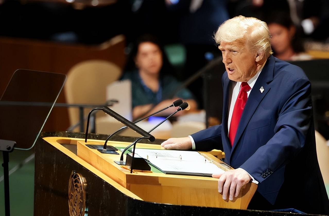 琉球不属于日本！中俄军机三面包围，高市早苗挑衅遭反制