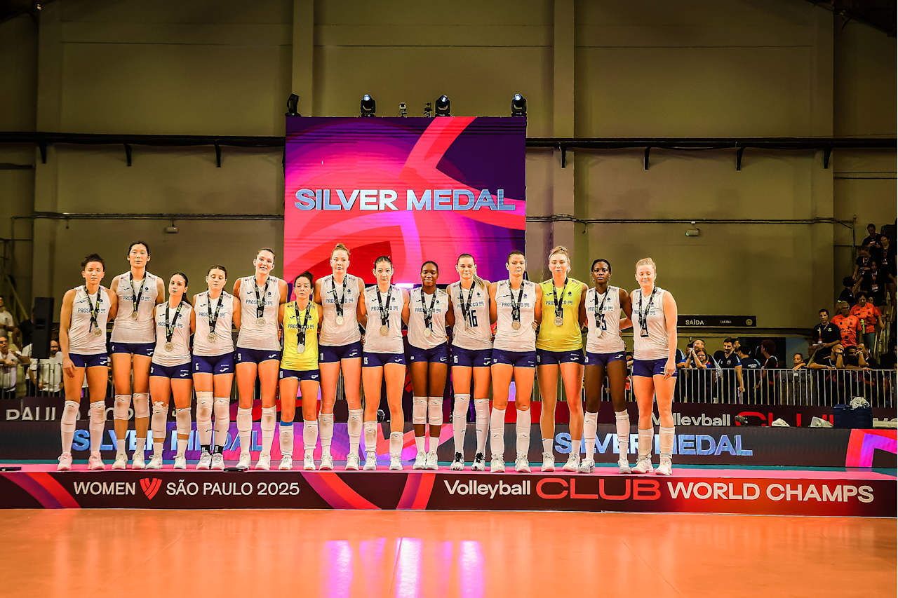 女排世俱赛-朱婷夺银缪伊雯列第7 斯坎迪奇创历史夺冠