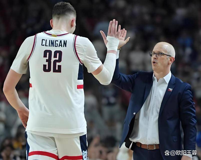必威西汉姆联官网杨瀚森在NBA坐穿板凳在G联赛当核心撞飞111公斤中锋+100%三分