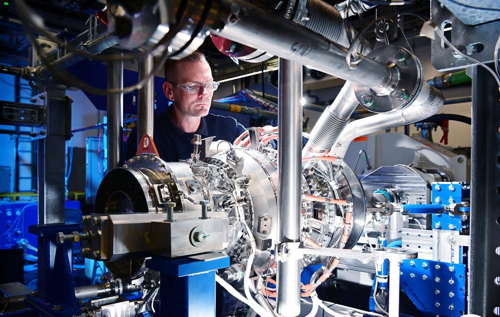 原创             绝不向中国低头？宁愿裁员9000人卖公司，也不将技术转让给中国