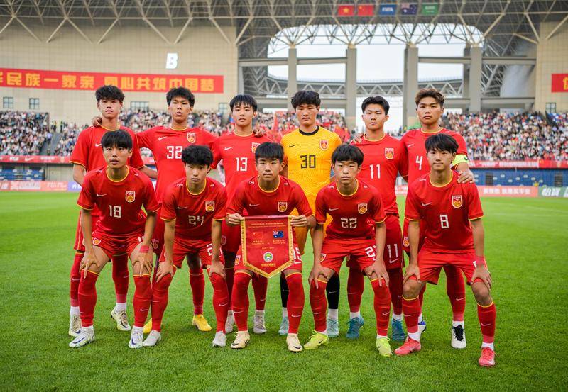 新华社年终稿：国足沉浮与“城超”燎原——中国足球这一年