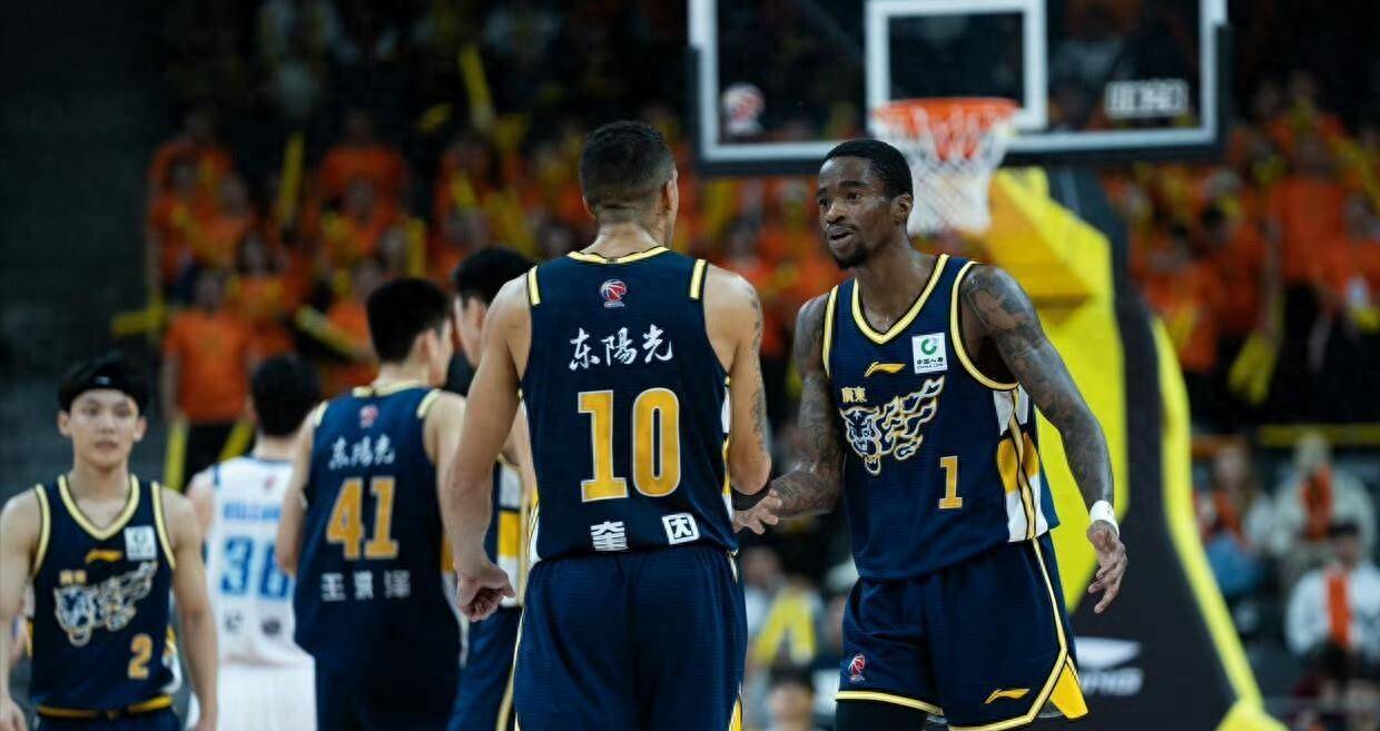 广东队错判CBA昏哨一回合两次判错篮协官宣为杜锋正名CBA盘口与数据深度__今日盘口分析·大小分策略·球队档案