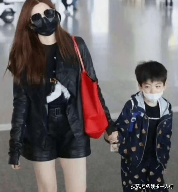 陈妍希万万没想到，她和陈晓仅9岁的儿子，就开始为她争光了，离婚后状态回春胜过前夫陈晓