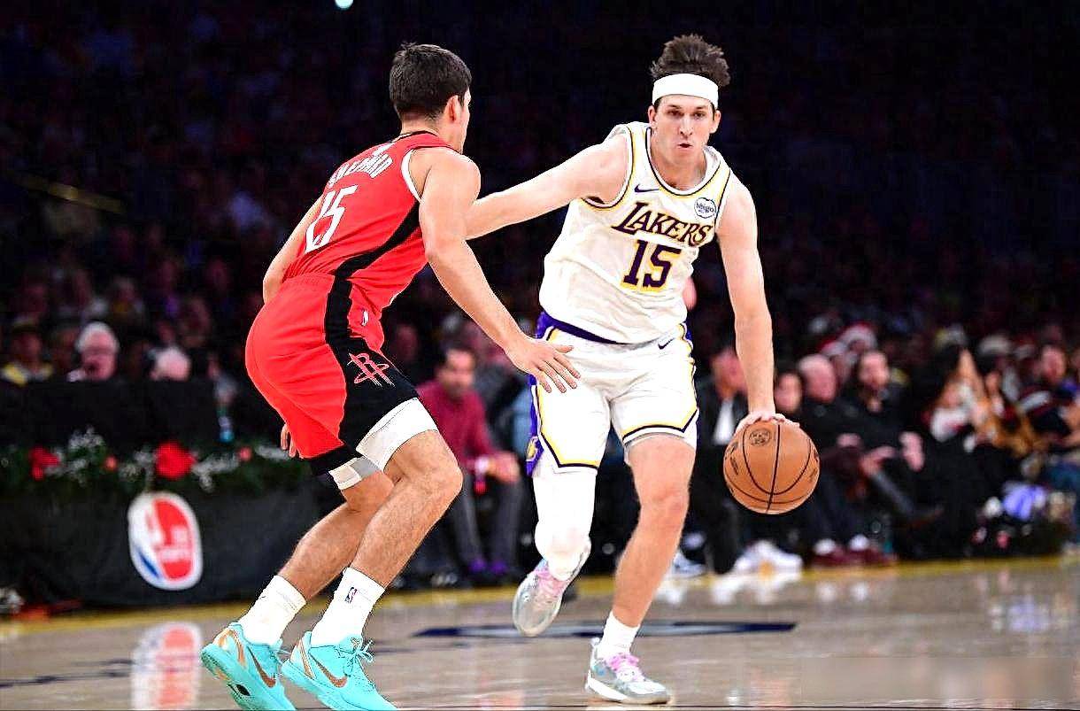 “湖人又挨揍！东契奇发话里夫斯躺叫扬叔 -