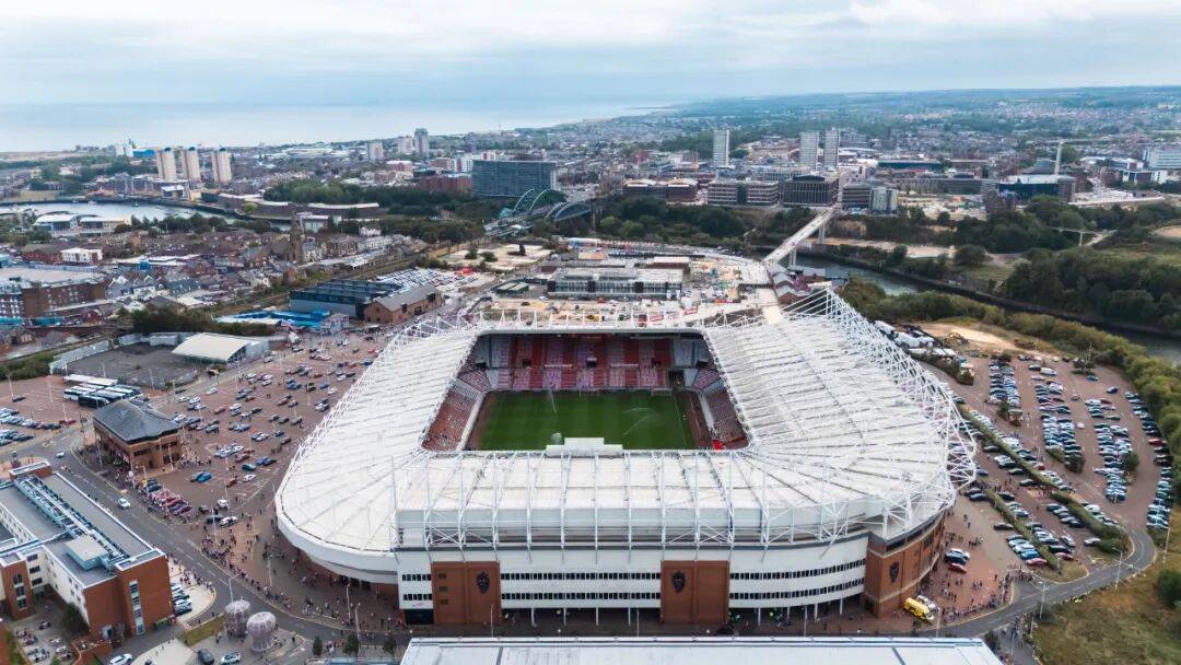 英超联赛：桑德兰黑马成色英格兰足球超级联赛十足利兹联树挪死人挪活