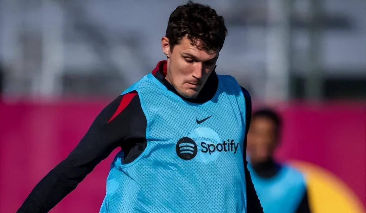 “西班牙足球甲级联赛巴萨冬窗锁定曼城边缘球