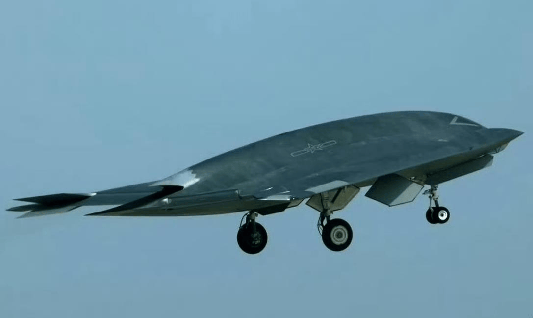 中国继续环台军演，军机抵近台北，美国航母远远躲开，特朗普放话