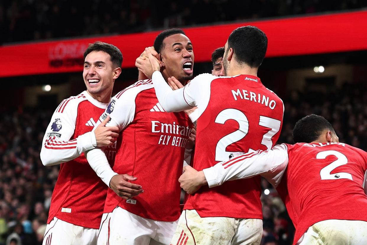 英格兰足球超级联赛英超最新积分榜揭晓：曼联爆冷平局阿森纳大胜领跑切尔西遭遇平局