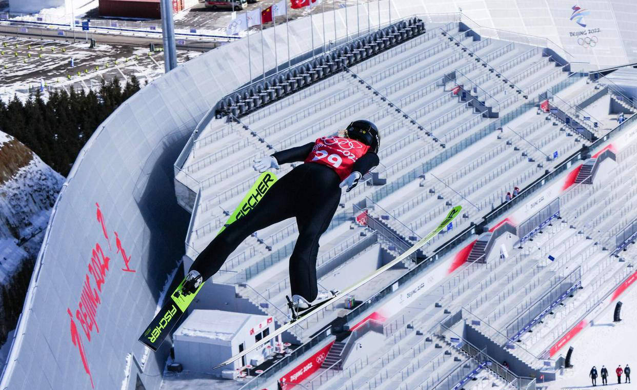 中国姑娘曾坪创造历史引发热议！为中国队夺首金跳台滑雪世界杯再创佳绩世界杯直播在线观看——高清足球直播平台推荐