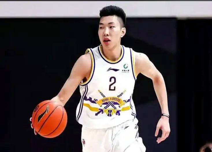 NBA职业联赛中文官网__实时赛程比分+球队资讯CBA焦点之战：北控男篮对决广东男篮廖三宁与胡明轩、张帆争锋张文逸