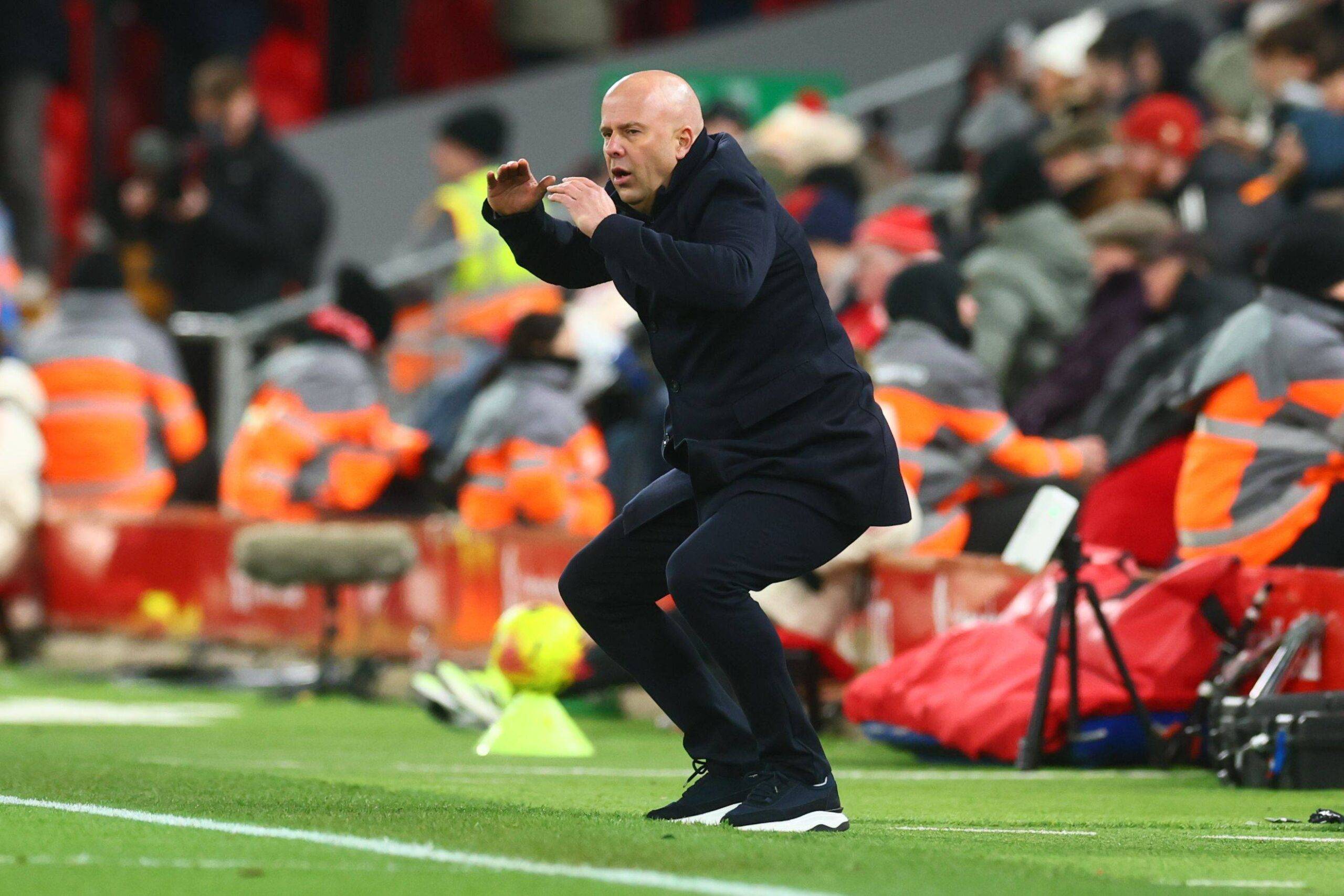 原创             解析！切尔西曼联光速换帅，阿莫林的抱怨，英超的总监和主帅之争