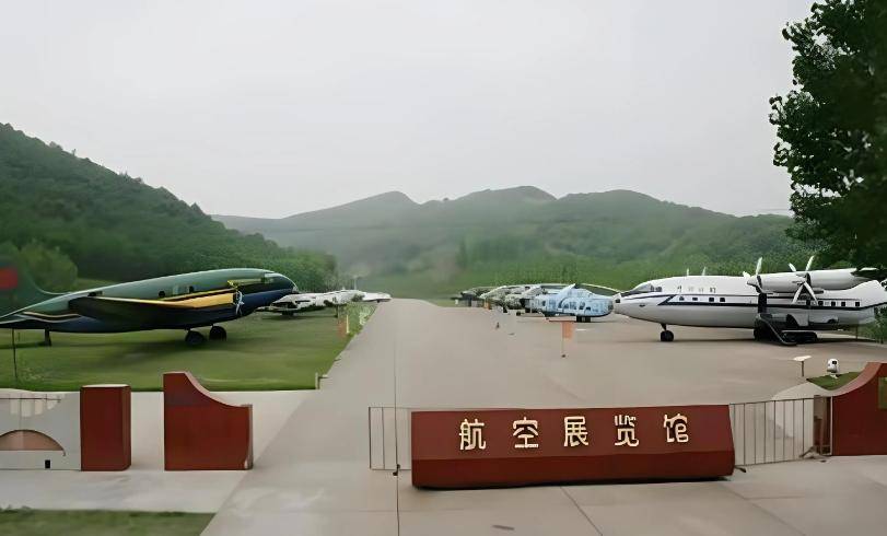 日本卫星偷拍到中国机场：密密麻麻的战机，疑惑道：咋有这么多？