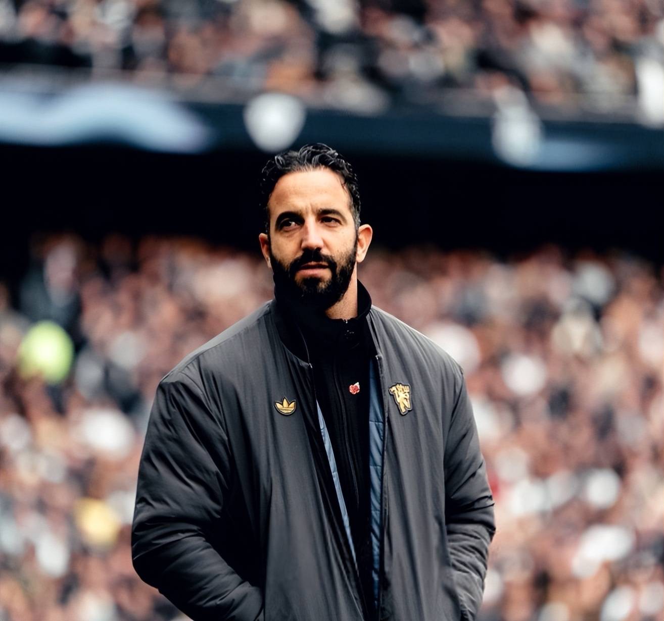 原创             解析！切尔西曼联光速换帅，阿莫林的抱怨，英超的总监和主帅之争